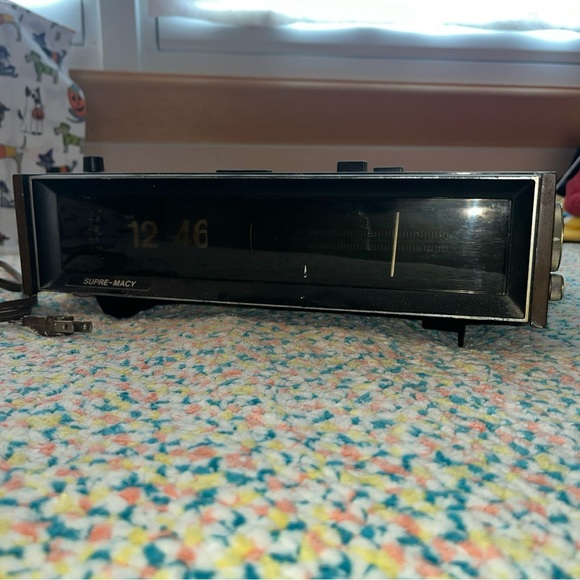 Supre-Macy | Other | Supremacy Flip Clock Radio | Poshmark